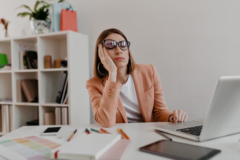 ¿Cómo se puede gestionar el estrés laboral?
